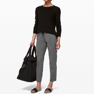 Lululemon on the fly pants 7/8 length (olive)